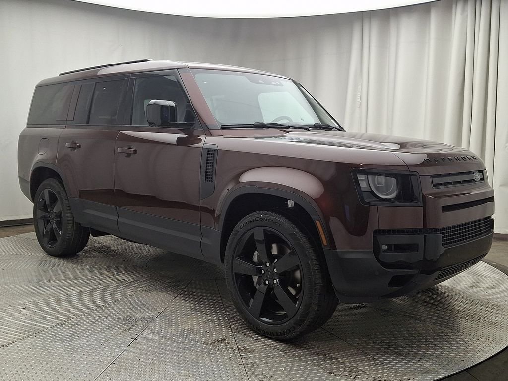 New 2026 Sedona Red Land Rover S image 2