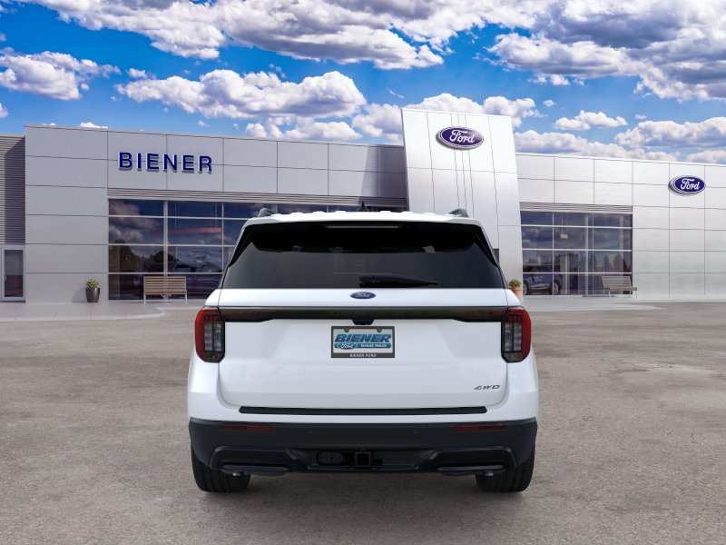 New 2025 Star White Metallic Tri-Coat Ford ST-Line image 5