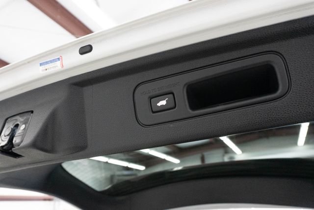 Used 2025 White Honda Touring image 12