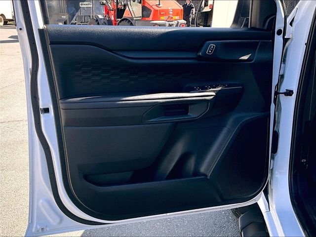 Used 2025 White Ford XL image 18