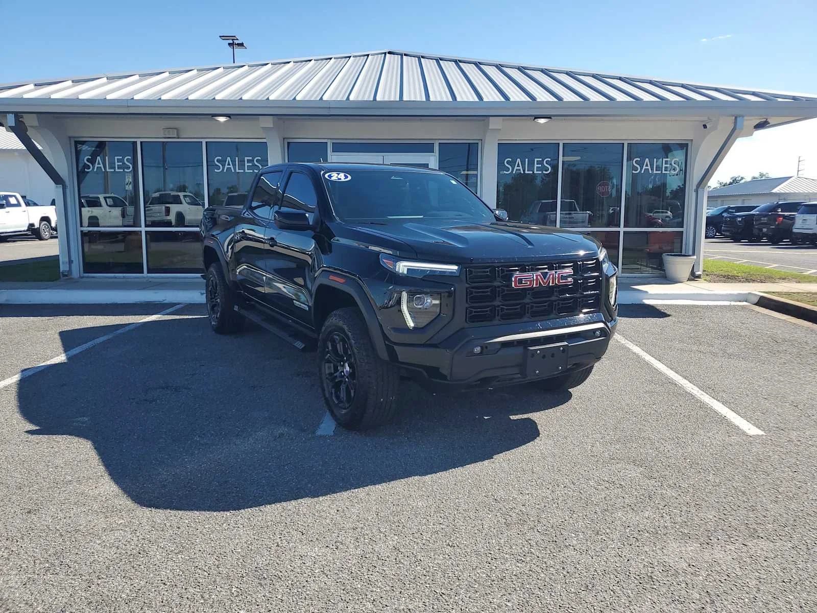 Used 2024 Onyx Black GMC Elevation image 9