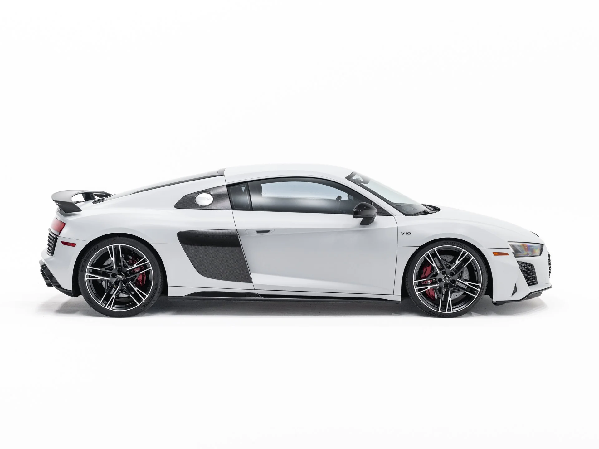 Used 2023 Suzuka Gray Metallic Audi V10 performance image 6
