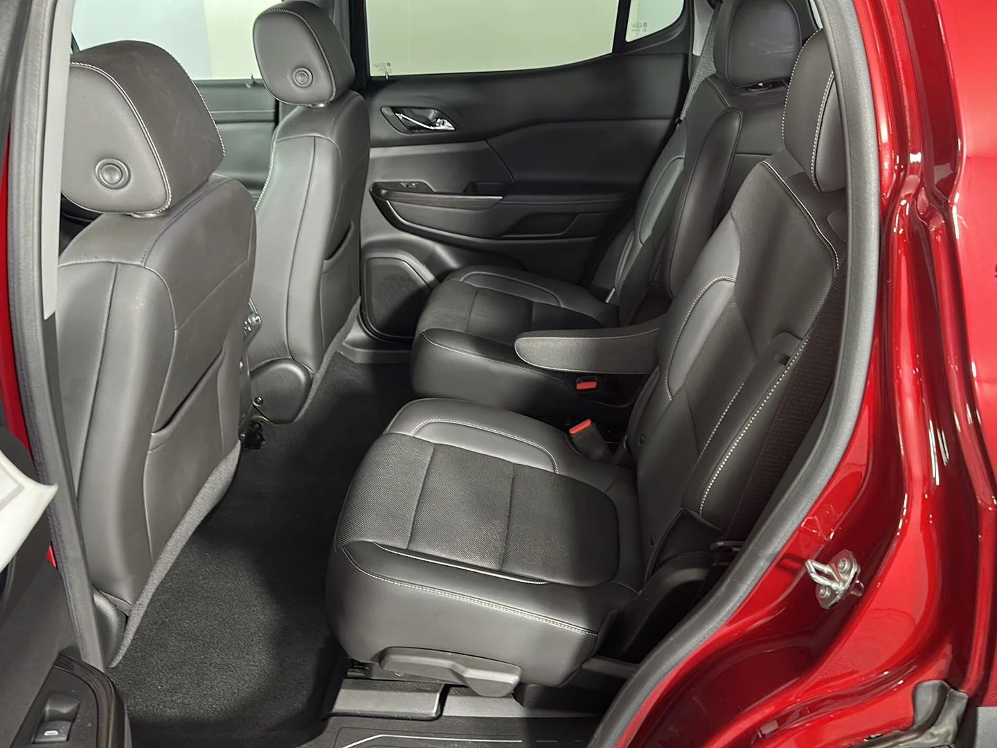 Used 2023 Volcanic Red Tintcoat GMC SLT image 17