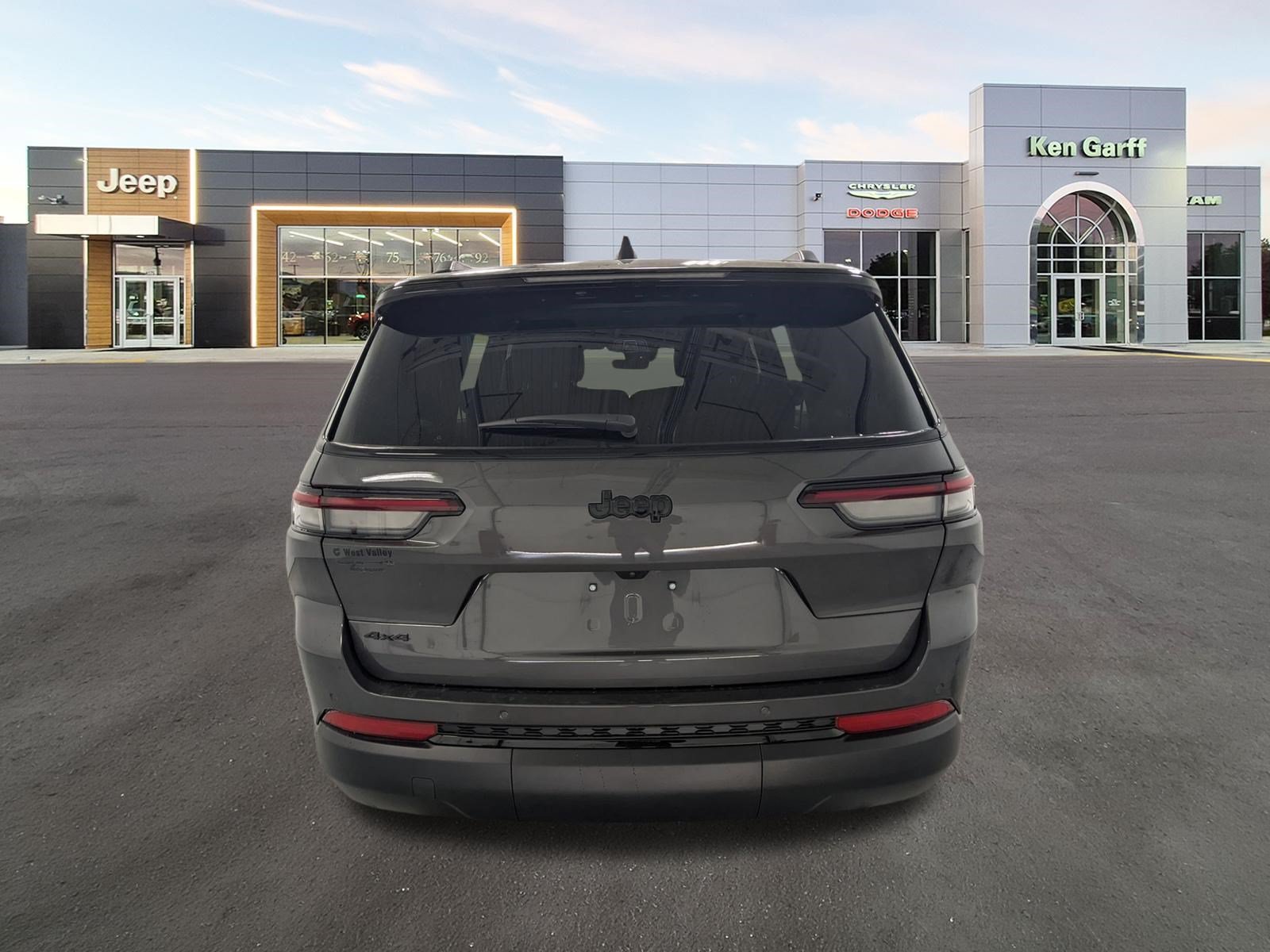 New 2025 Baltic Gray Metallic Clear-Coat Exterior Paint Jeep Limited image 5