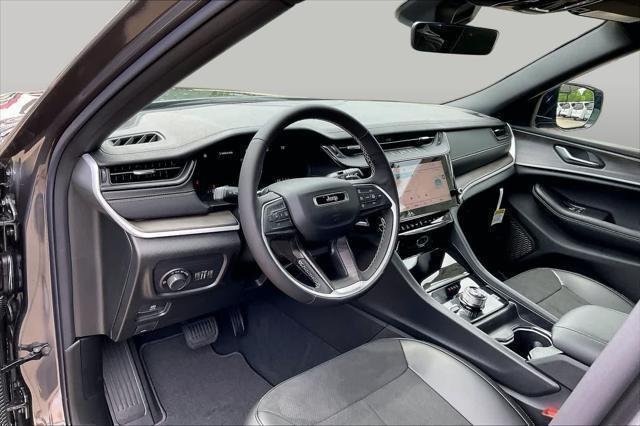 New 2026 Baltic Gray Metallic Clear-Coat Exterior Paint Jeep Laredo Altitude image 8