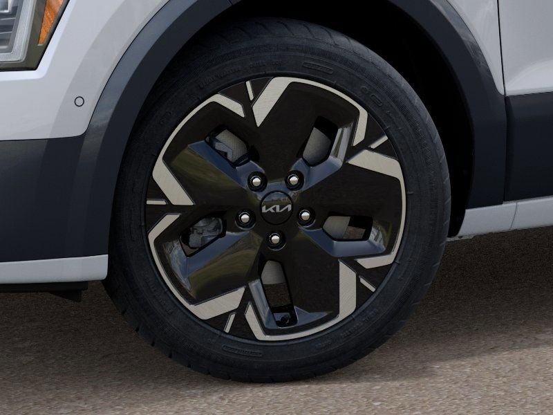 New 2026 Snow White Pearl Kia WAVE image 9