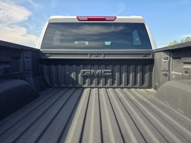 Used 2025 White GMC AT4 image 11
