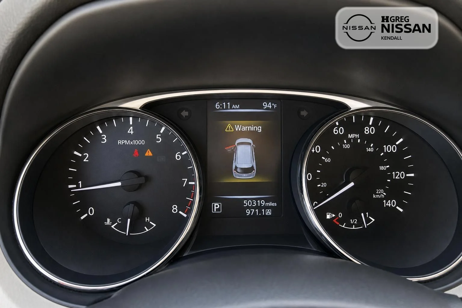 Used 2016 Red Nissan S image 9