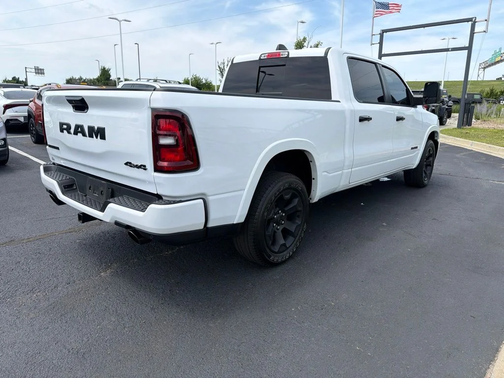 Used 2025 White Ram Big Horn/Lone Star image 7