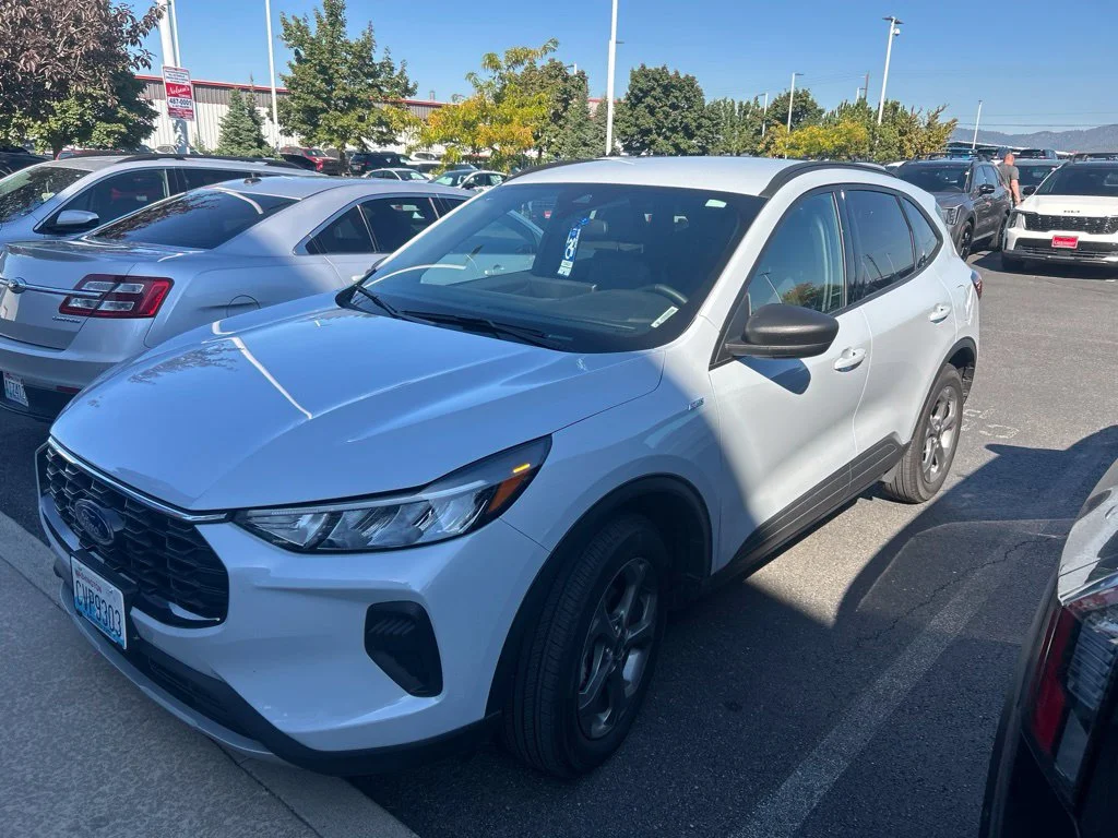 Used 2025 Silver Ford ST-Line image 2