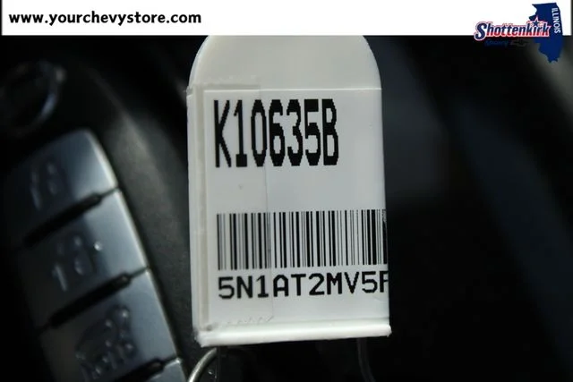 Used 2015 Black Nissan SL image 35