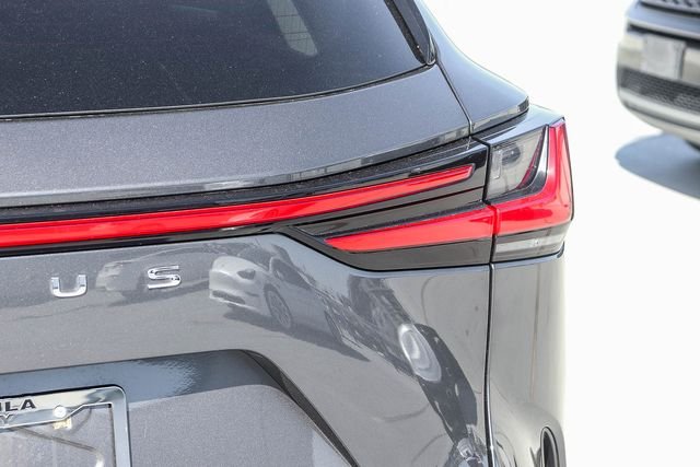 2025 Lexus NX PHEV 450h+ - Photo 8