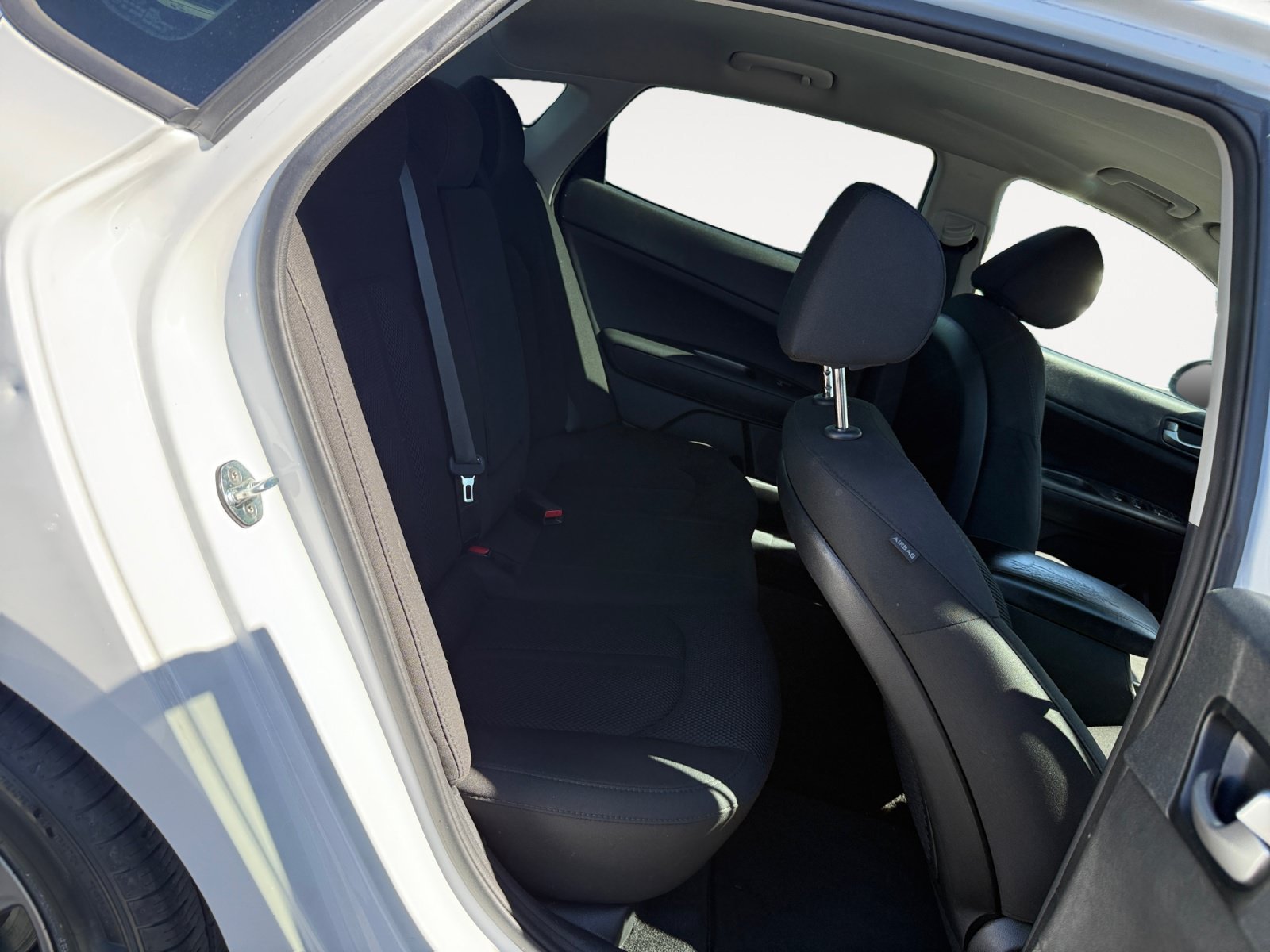 Used 2020 Snow White Pearl Kia LX image 18
