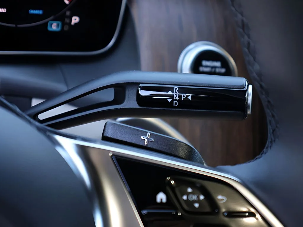 New 2026 Obsidian Black Metallic Mercedes-Benz GLC 300 image 35