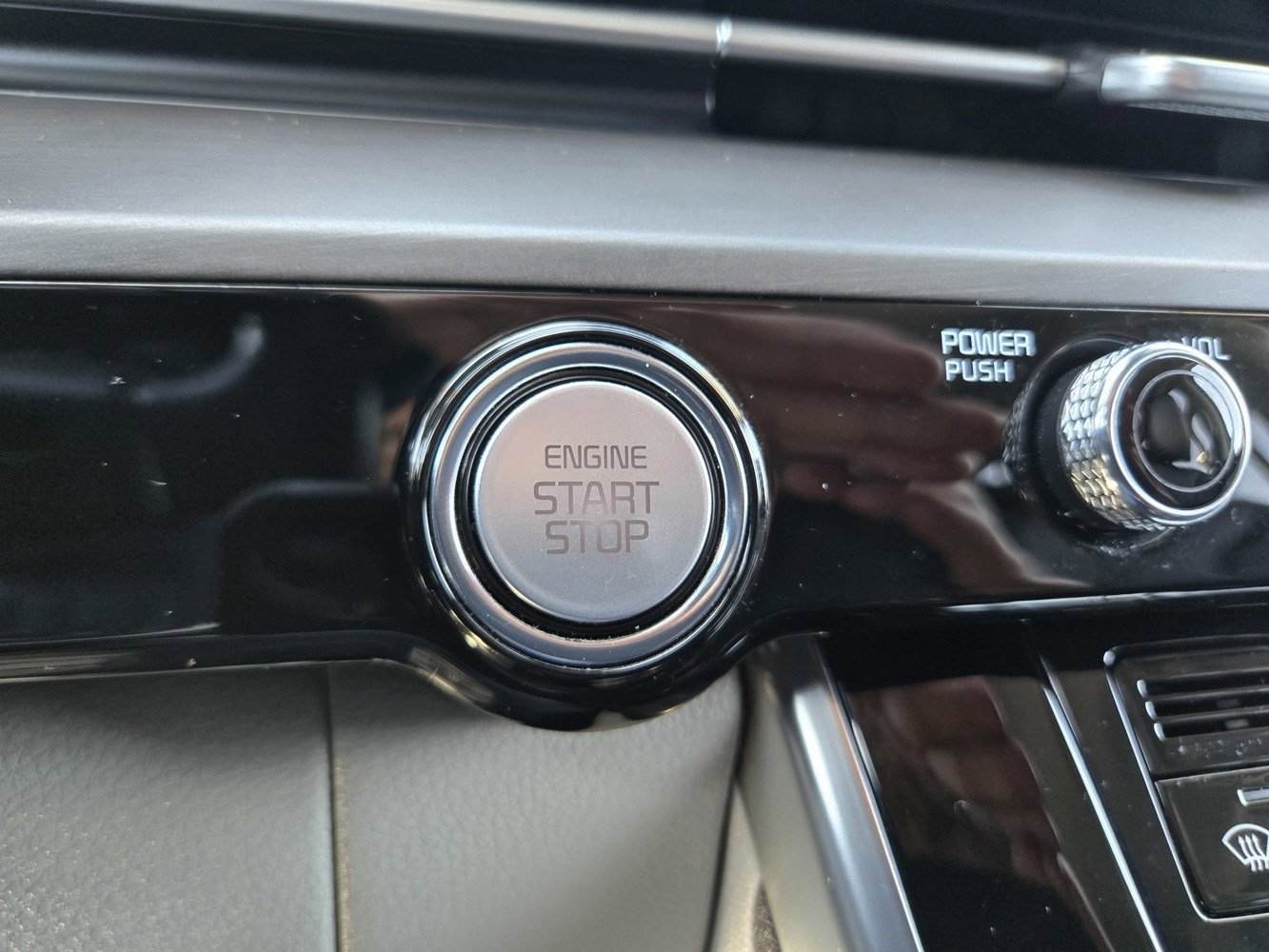 Used 2022 Ceramic Silver Kia SX image 22