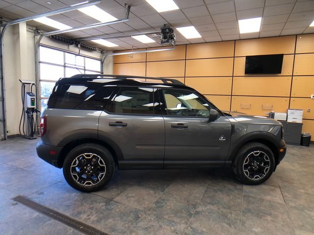New 2026 Carbonized Gray Metallic Ford Outer Banks® image 8
