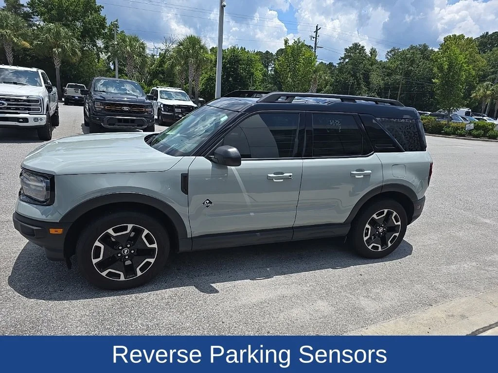 Used 2022 Cactus Green / Gray Ford Outer Banks image 4