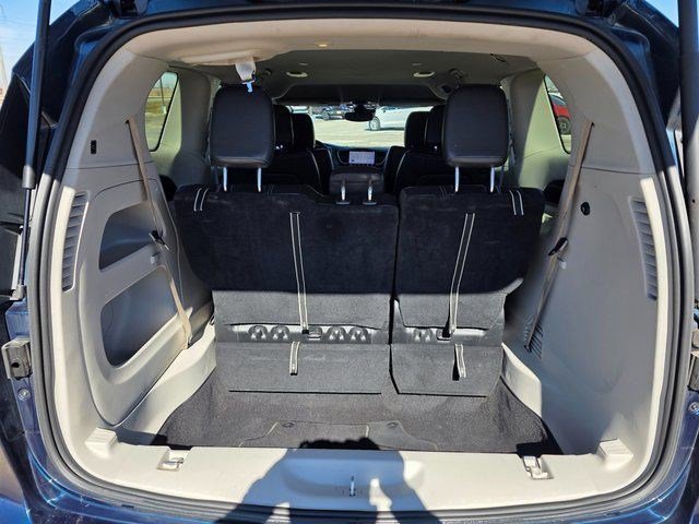 Used 2022 Fathom Blue Pearlcoat Chrysler Touring L image 9
