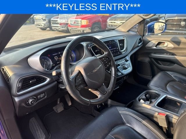 Used 2018 Blue Chrysler Touring L Plus image 7