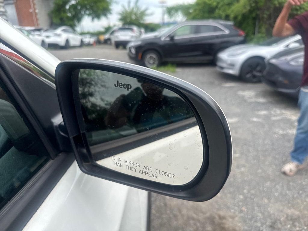 Used 2020 White Jeep Latitude image 11