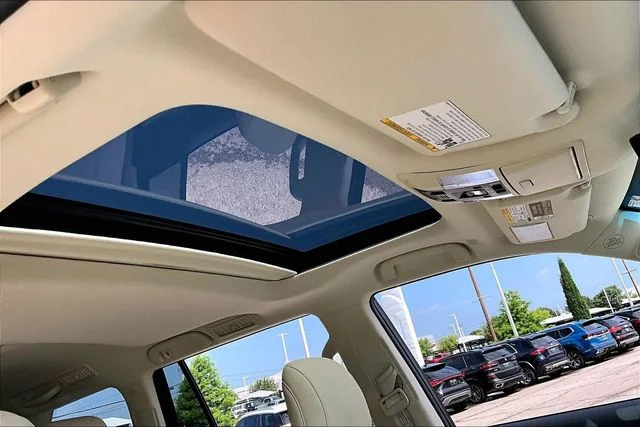 Used 2023 White Lexus 460 image 21