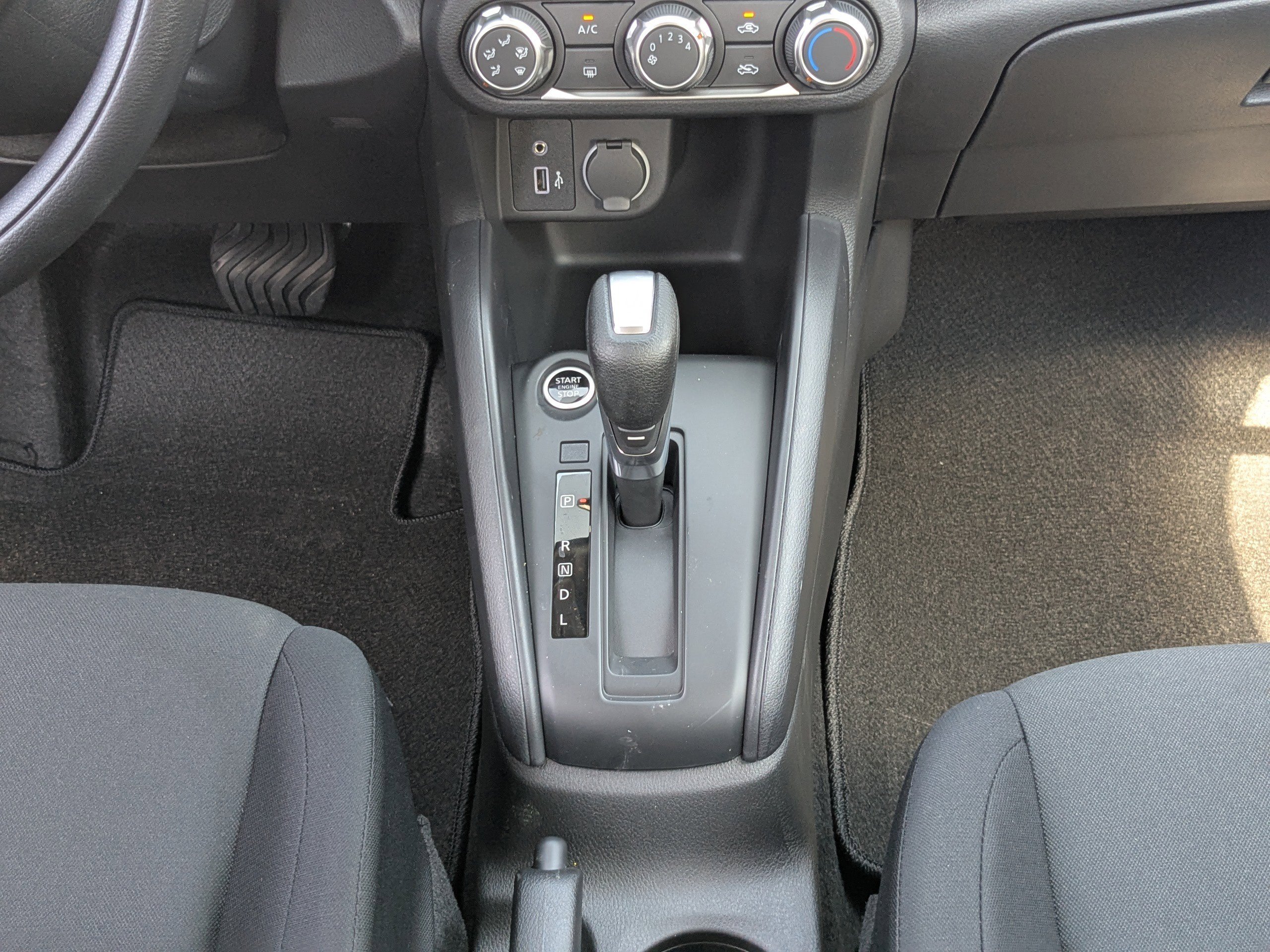 2025 Nissan KICKS PLAY Base - Photo 19
