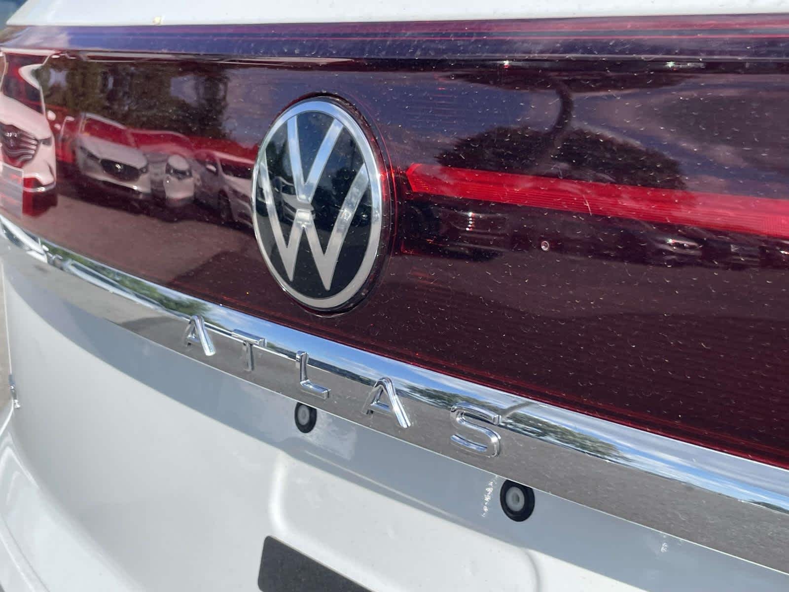New 2026 0P0P/White Volkswagen 2.0T SEL Premium R-Line image 19