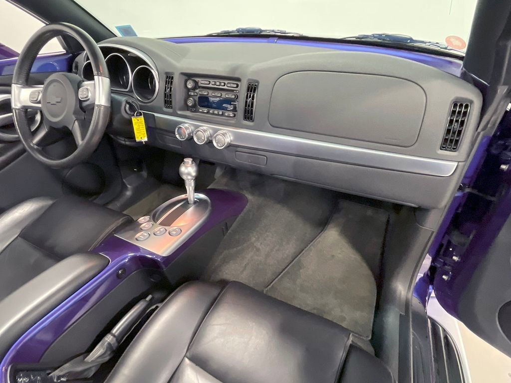 2004 Chevrolet SSR LS - Photo 54
