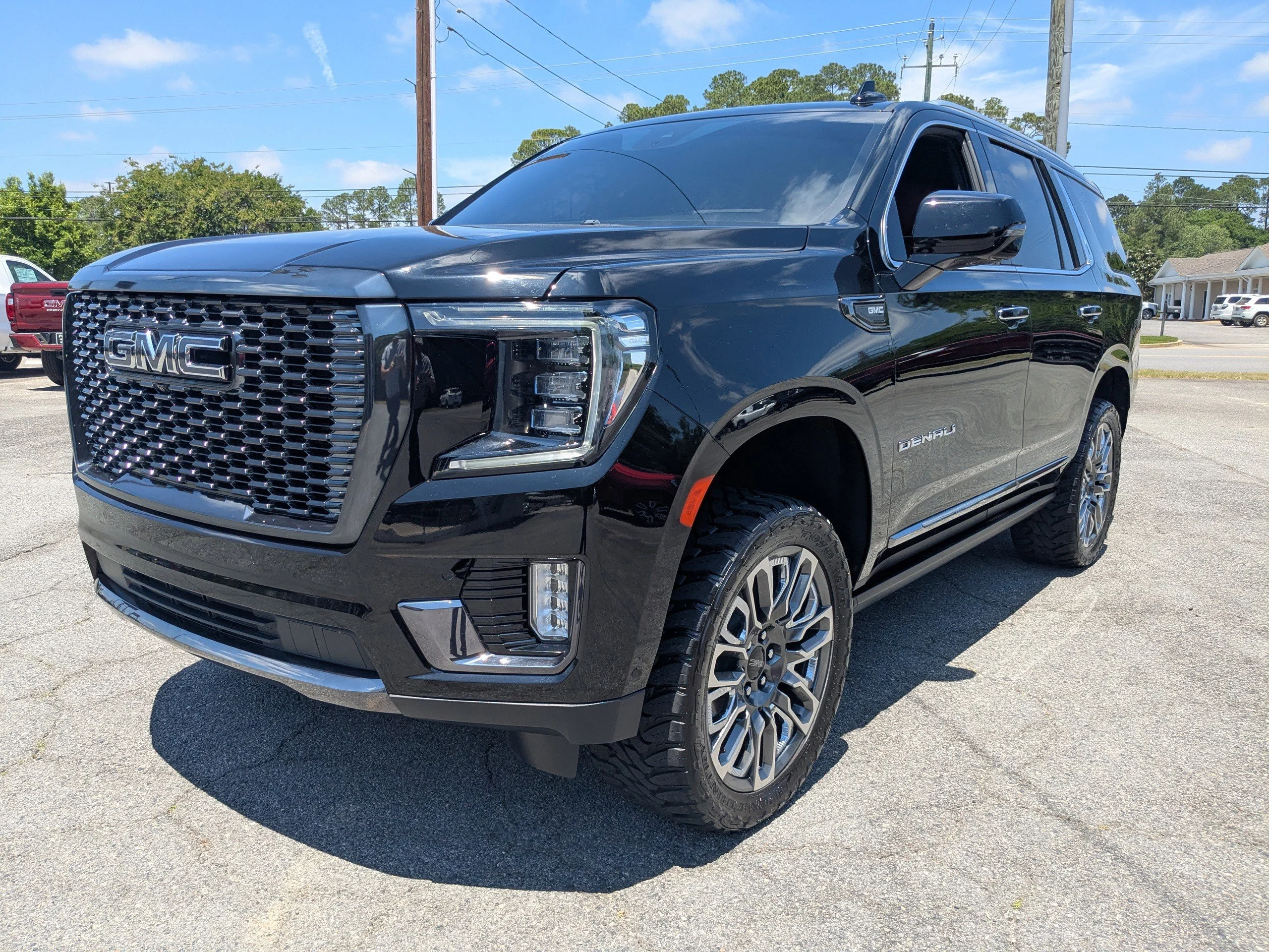Used 2023 Onyx Black GMC Denali Ultimate image 8