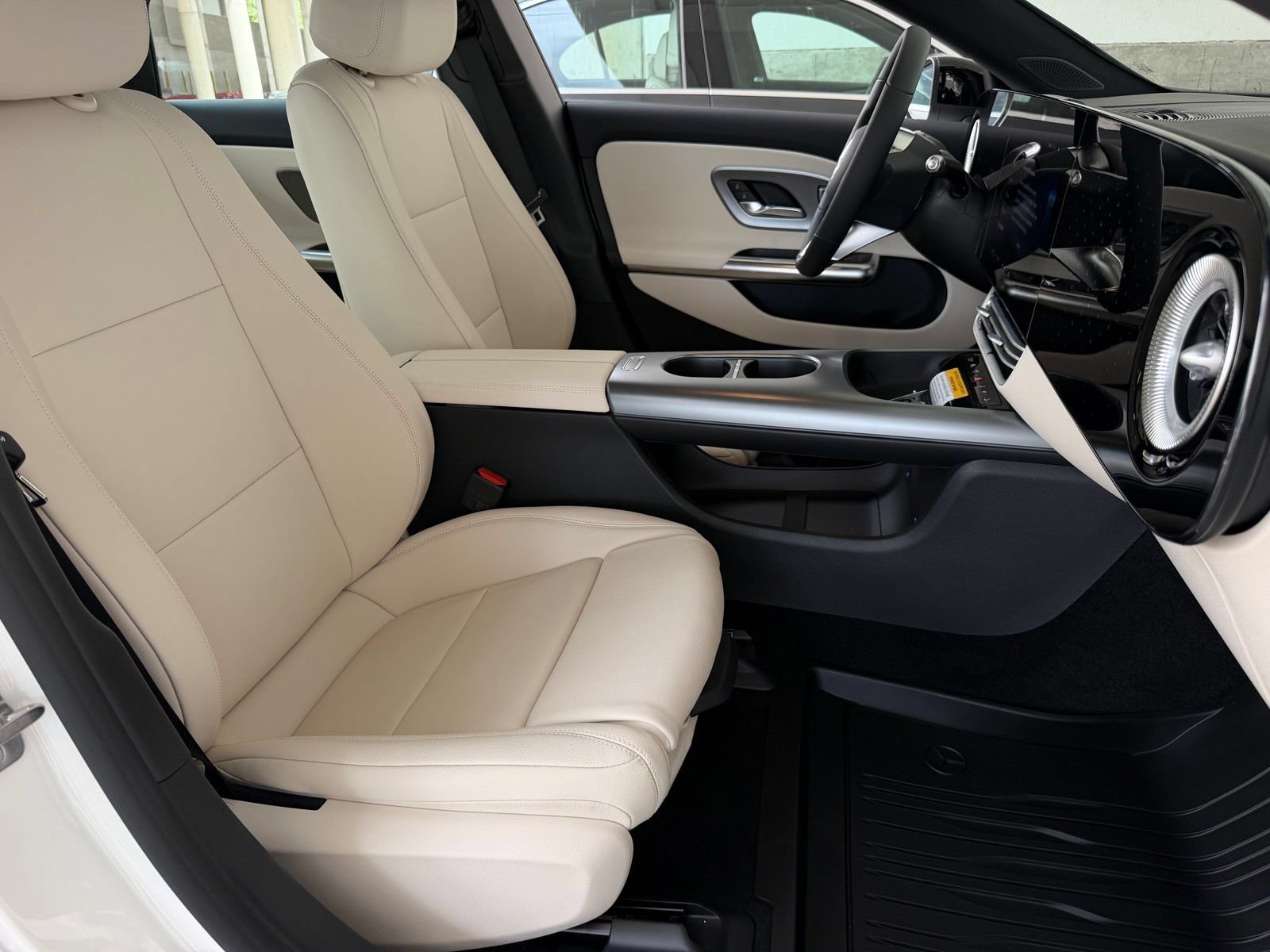 New 2027 Polar White Mercedes-Benz CLA 350 image 32