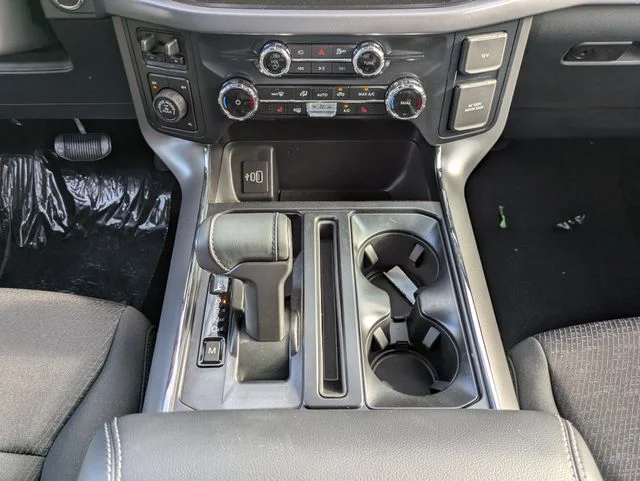New 2026 Oxford White Ford XLT image 19