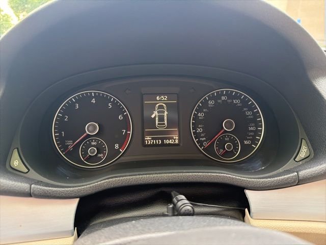 2012 Volkswagen Passat SE's photo