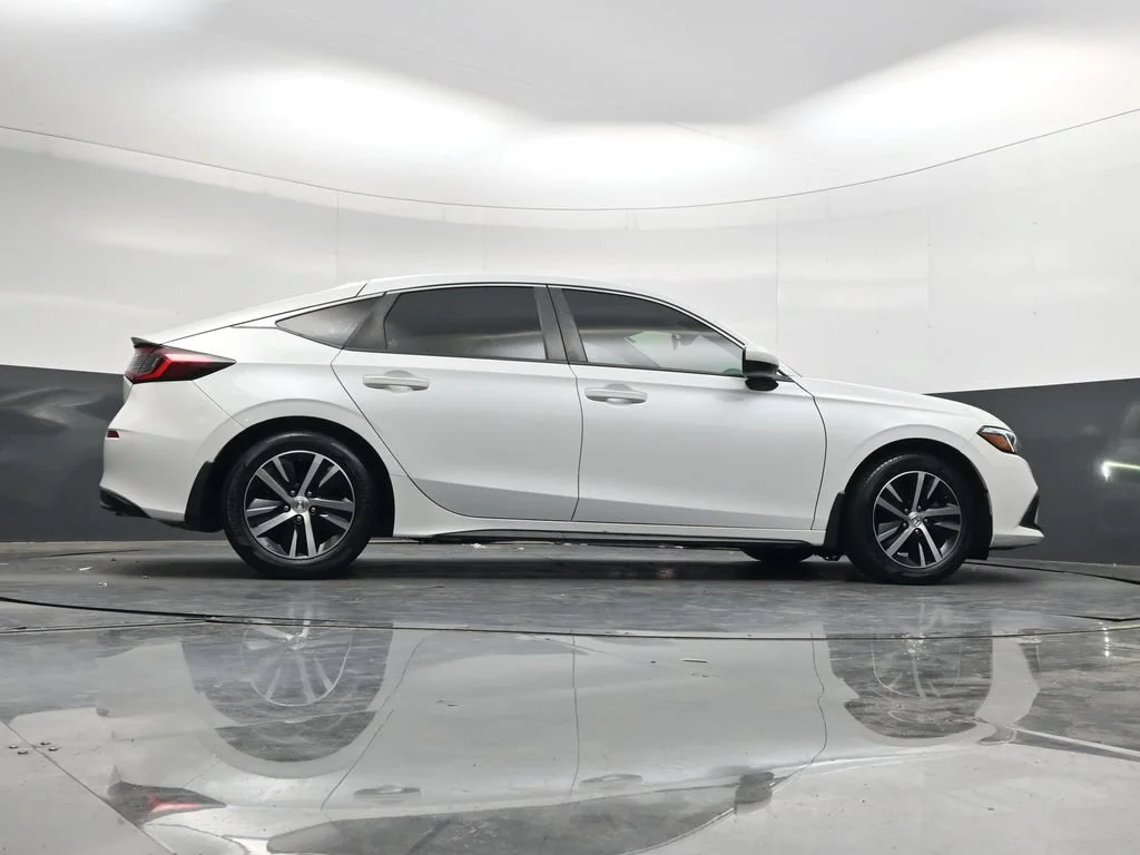 Used 2023 Platinum White Pearl Honda LX image 37