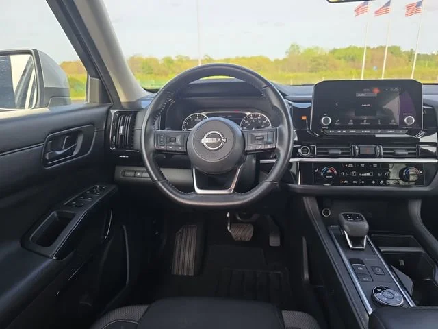 Used 2024 Silver Nissan SV image 14