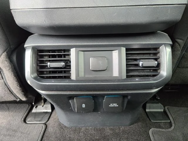 Used 2022 White Ford XLT image 16