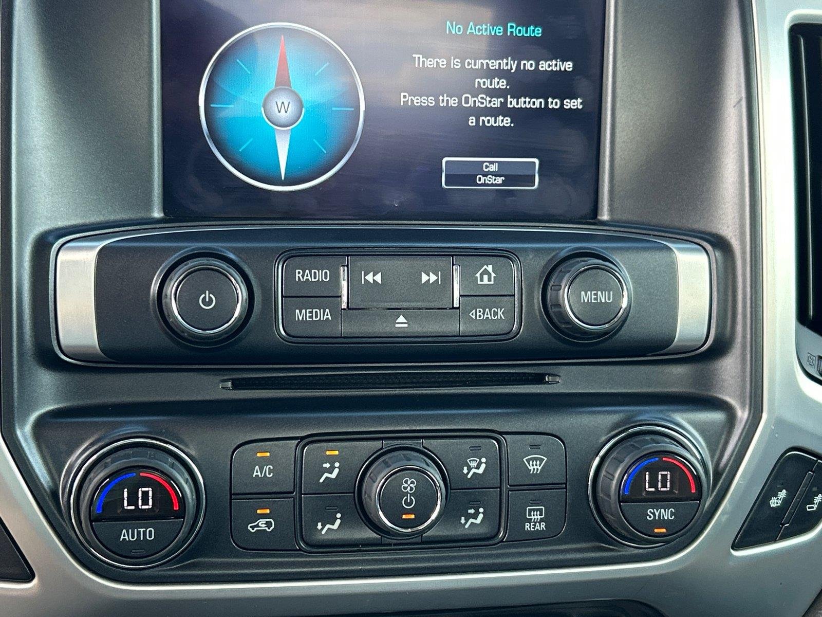 Used 2018 ONYX BLACK GMC SLT image 21
