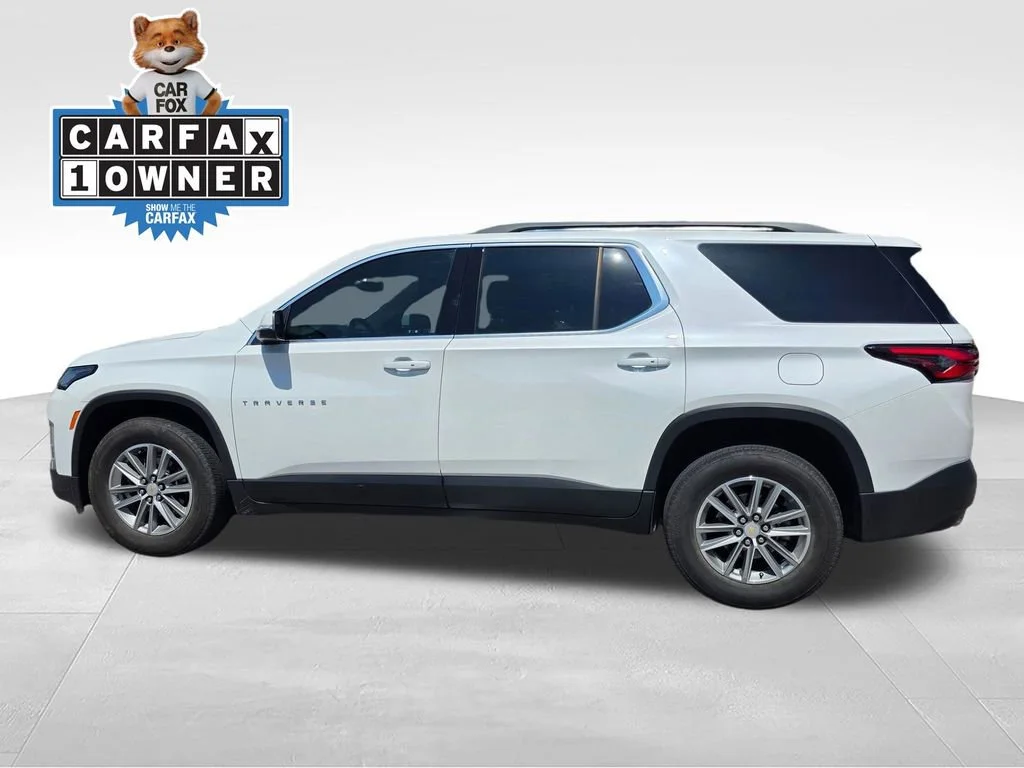 Used 2023 Iridescent Pearl Tricoat Chevrolet LT Leather image 4