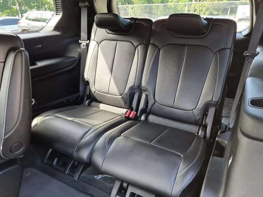 Used 2025 Silver Jeep Limited image 28