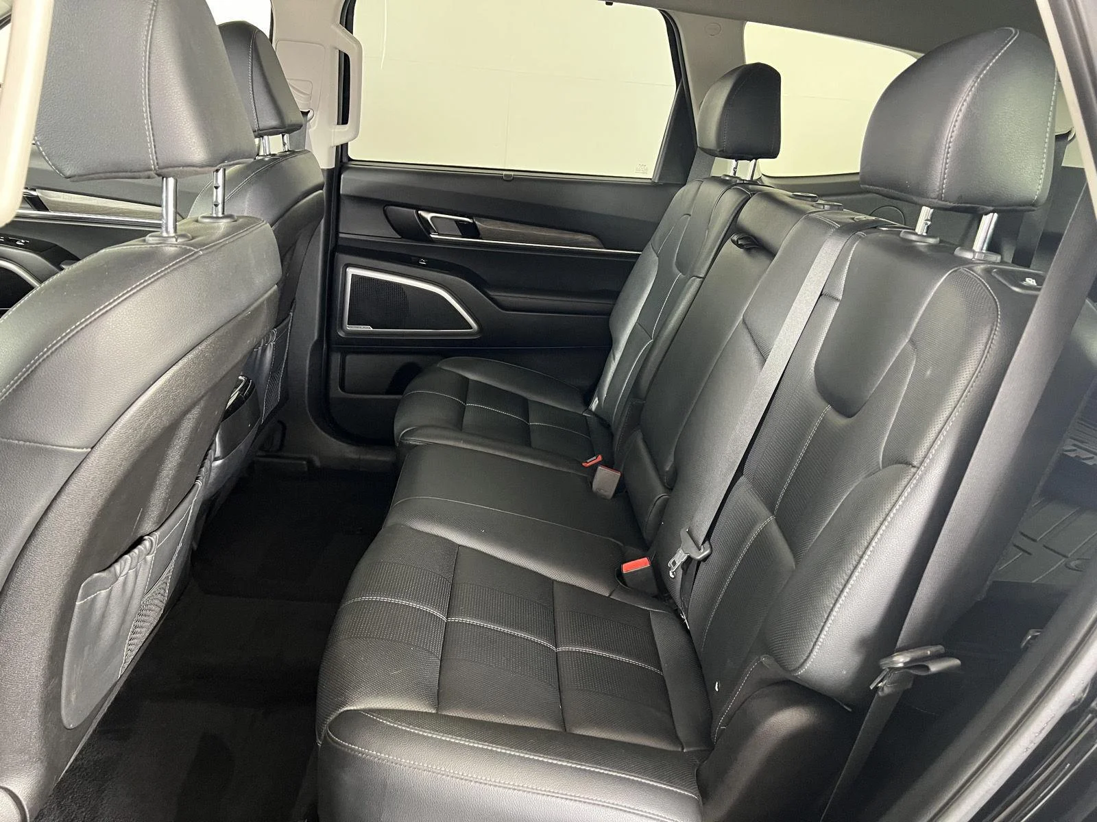 Used 2022 Ebony Black Kia EX image 26