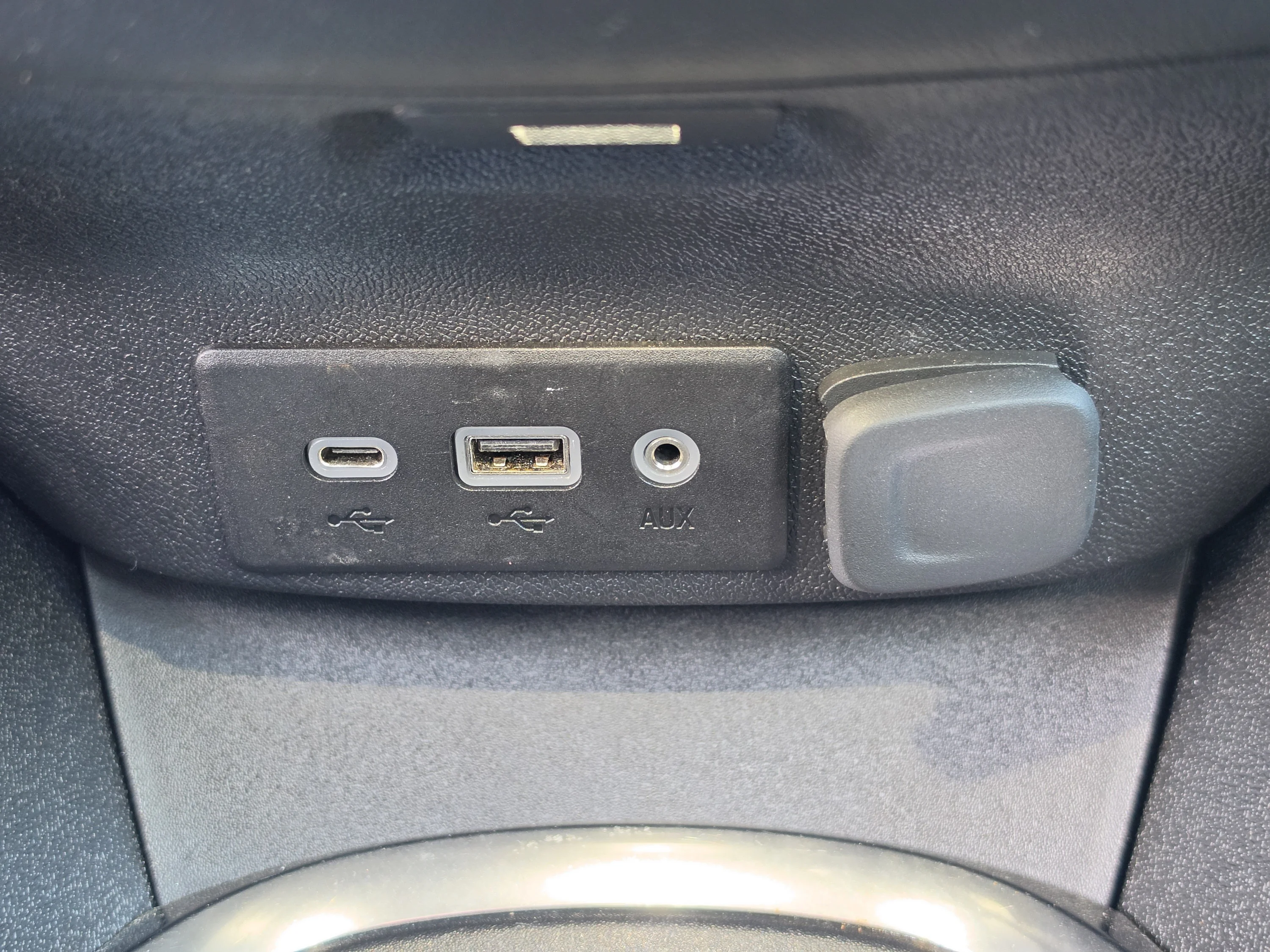 Used 2025 Lakeshore Blue Metallic Chevrolet LT image 27