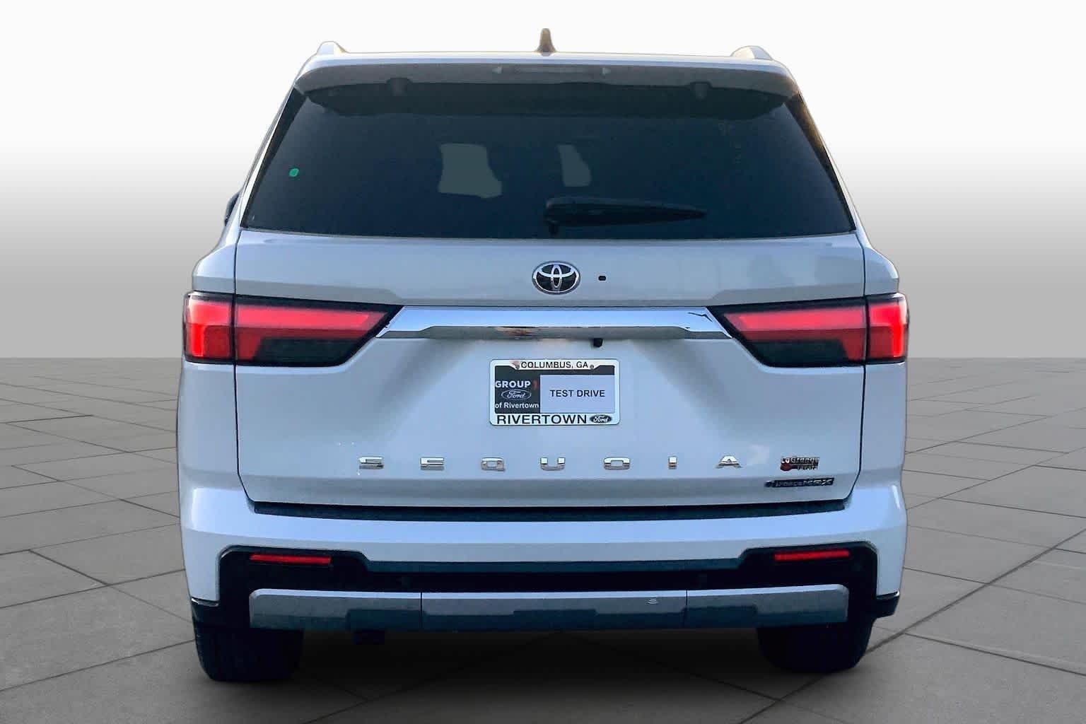 Used 2026 Wind Chill Pearl Toyota Limited image 5