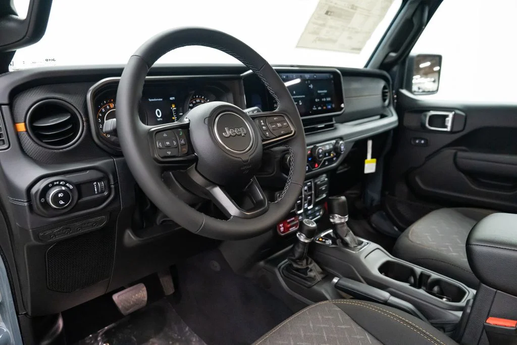 New 2026 Anvil Clear-Coat Exterior Paint Jeep Mojave image 24