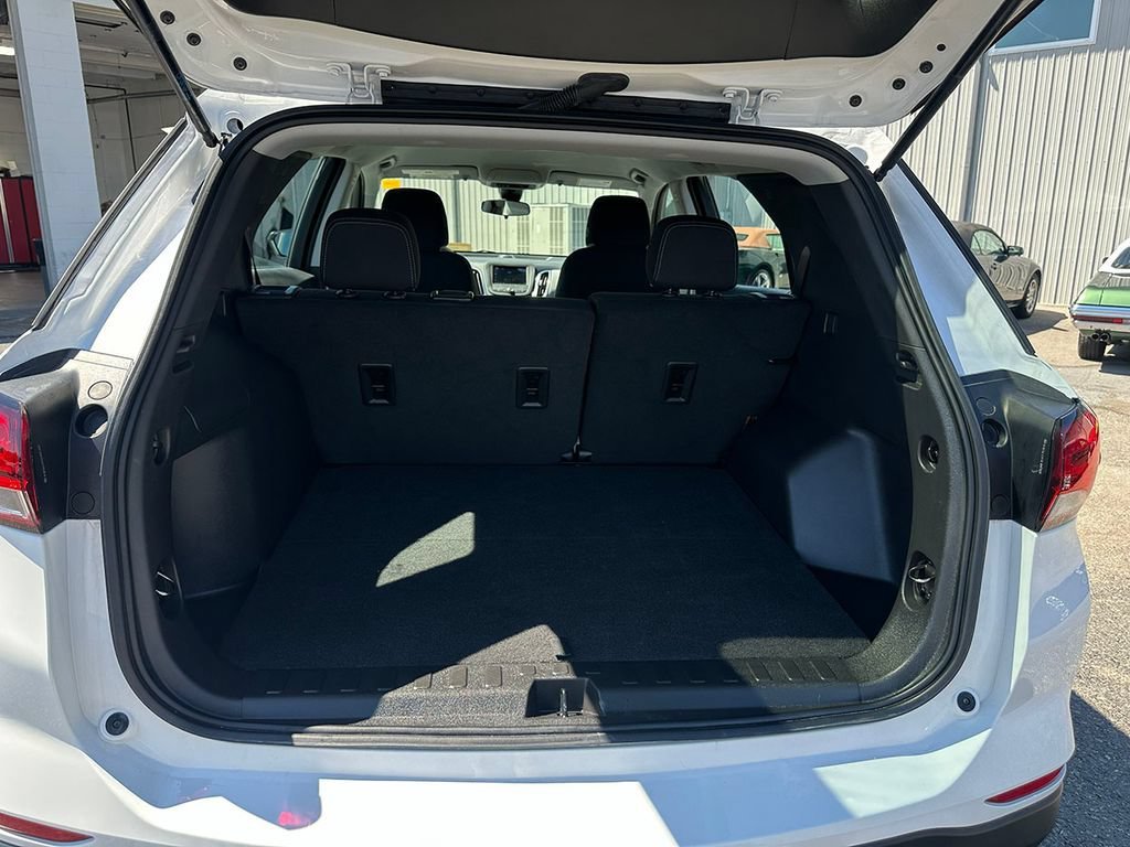 Used 2023 SUMMIT WHITE Chevrolet LS image 4
