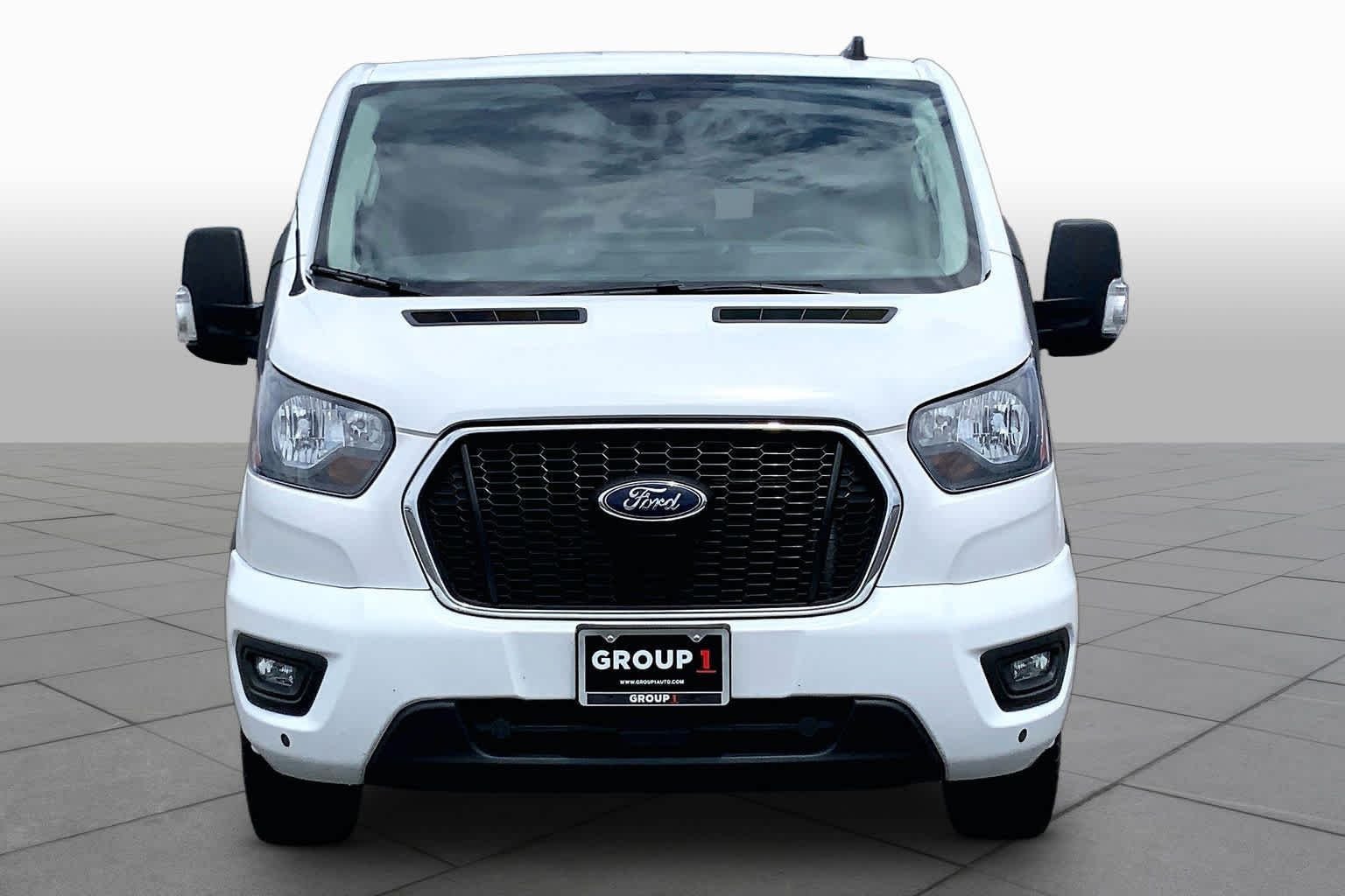 Certified Used 2025 Oxford White Ford XLT image 4