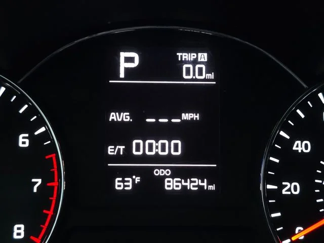 Used 2017 Silky Silver Kia LX image 27