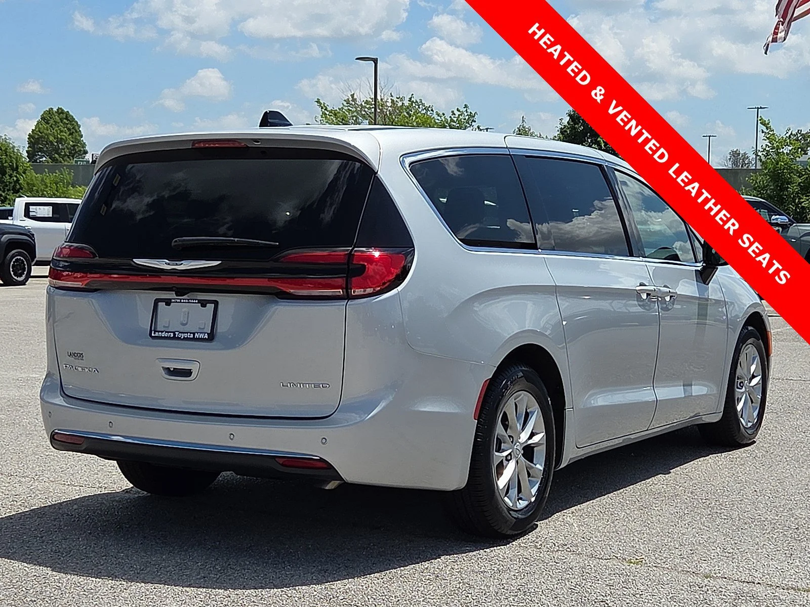Used 2026 Silver Mist Clearcoat Chrysler Limited image 5