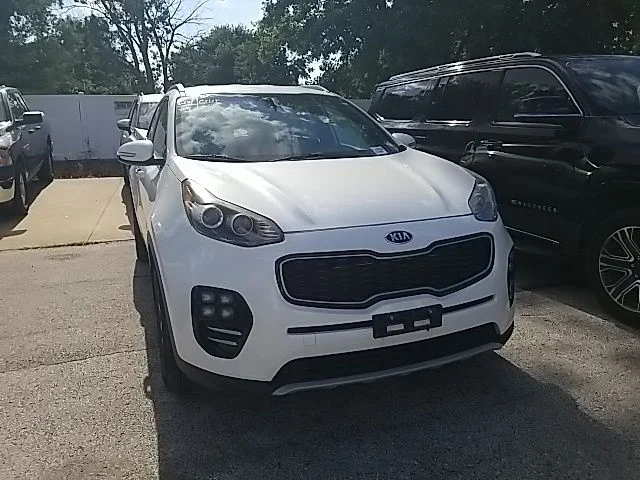 Used 2018 White Kia EX image 6