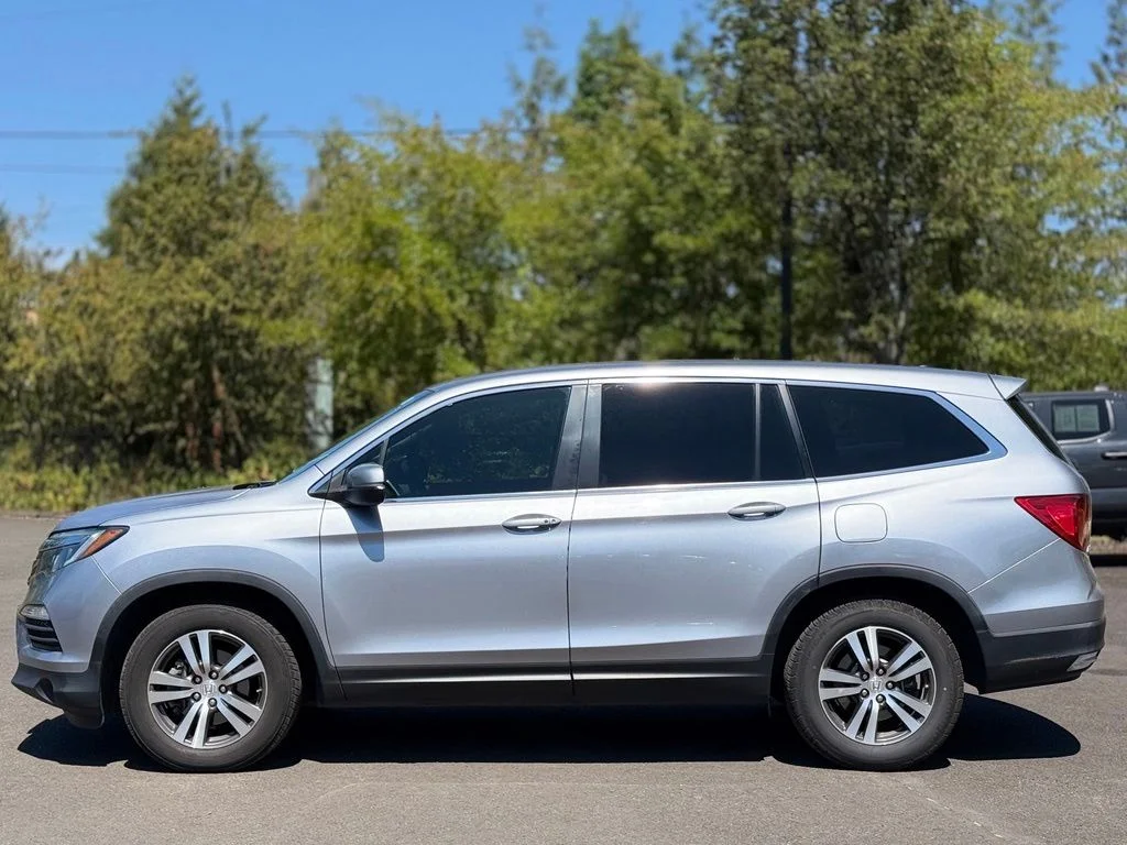 Used 2016  Honda EX-L image 2