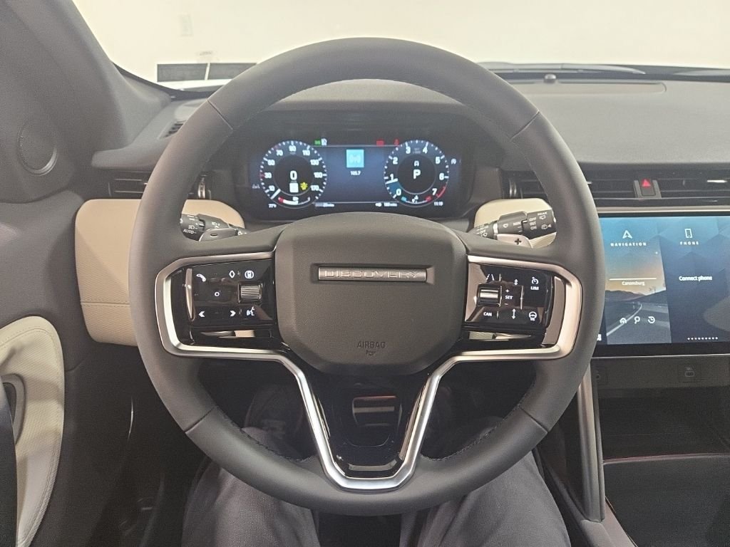 New 2026 Fuji White LAND ROVER  image 13