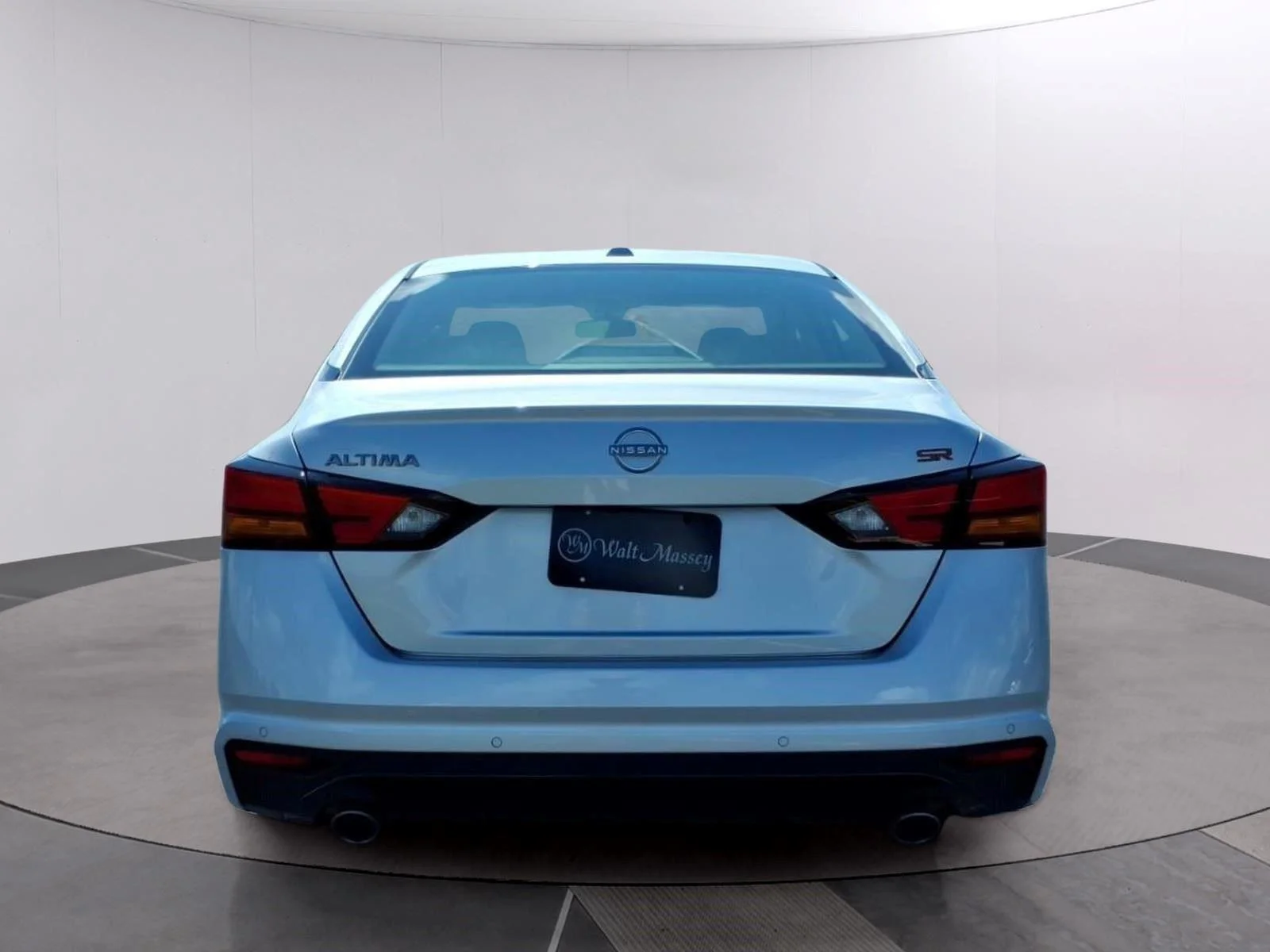 Used 2025 Brilliant Silver Metallic Nissan SR image 4